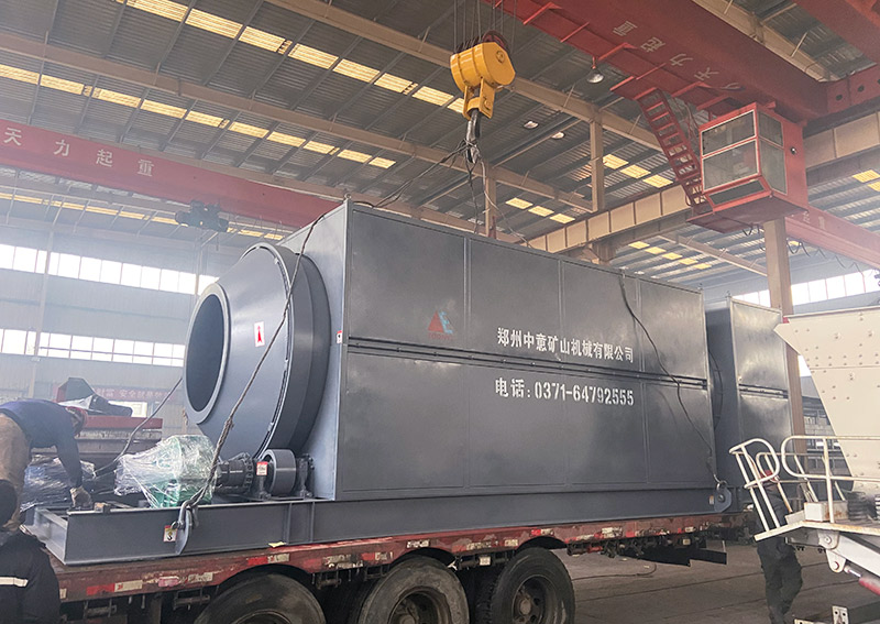 工作人員正在裝貨