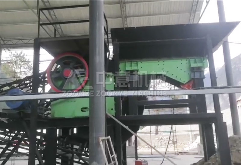 顎式破碎機+鏈板給料機 裝修垃圾處理生產線現場-棒條弛張篩