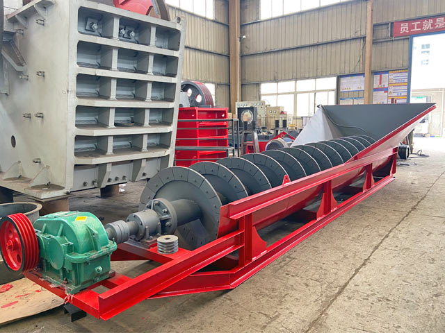 時產150噸石料廠碎石生產線設備出口國外